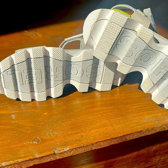 Sorel Kinetic Sandal - Picture 4 of 6